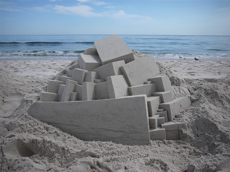 Illustration for article titled Geometric sand sculptures put your bucket-and-trowel creations to shame